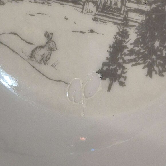 🎄 Set of 4 Red Porcelain Wavy Edged Bowls - White Pinecones & Grey Landscape - Picture 9 of 9